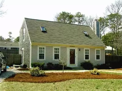 8 Timberlane Dr, Mashpee, MA 02649 photo 1