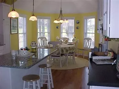 37 Snead Dr, Mashpee, MA 02649 photo 2