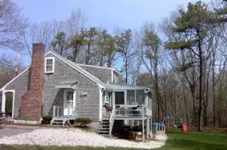 39 Beechwood Dr, Mashpee, MA 02649 photo 4
