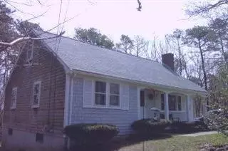 39 Beechwood Dr, Mashpee, MA 02649 photo 1