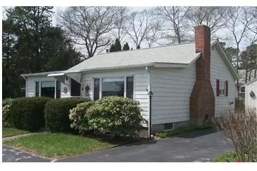 15 Shore Dr, Mashpee, MA 02649 photo 1