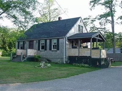 3 Winslow St, Bourne, MA 02532 photo 1