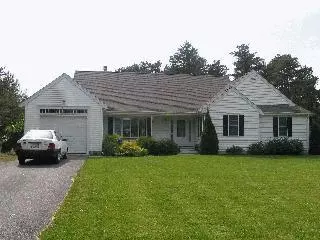 844 Putnam Ave, Cotuit, MA 02635 photo 1