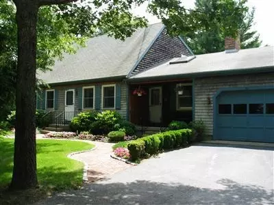 124 Captain Carletons Rd, Cotuit, MA 02635 photo 2