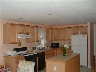 13 Cutlass Ln, Mashpee, MA 02649 photo 3