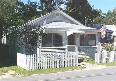 2 Vernal St, Wareham, MA 02571 photo 2