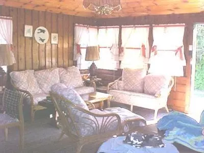 11 Florence St, Wareham, MA 02571 photo 2
