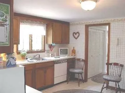 86 Coach Ln, Barnstable, MA 02630 photo 2