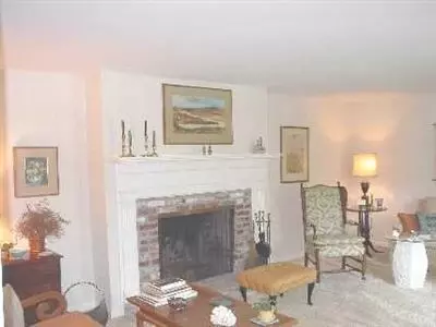 86 Coach Ln, Barnstable, MA 02630 photo 3