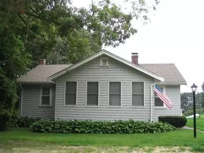 2 Bush St, Buzzards Bay, MA 02532 photo 2