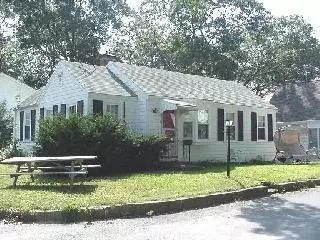 6 Cottage St, Wareham, MA 02571 photo 1