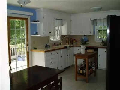 697 Old Stage Rd, Centerville, MA 02632 photo 4