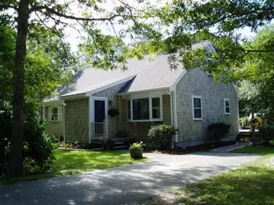 697 Old Stage Rd, Centerville, MA 02632 photo 1