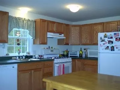 593 Main St, Mashpee, MA 02649 photo 3