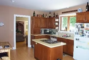 89 Great Neck Rd, Wareham, MA 02571 photo 5