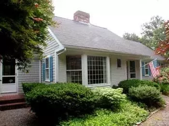 313 Cotuit Bay Dr, Cotuit, MA 02635 photo 1