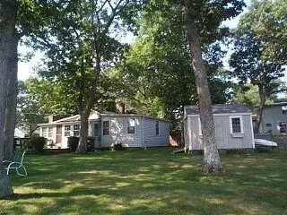 29 Howard St, Wareham, MA 02571 photo 2