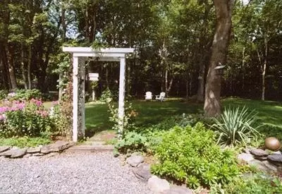 626 Main St, Cotuit, MA 02635 photo 3