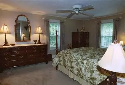 626 Main St, Cotuit, MA 02635 photo 10