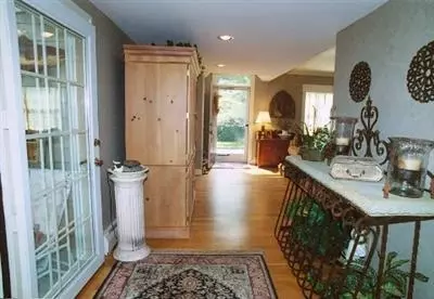 626 Main St, Cotuit, MA 02635 photo 4