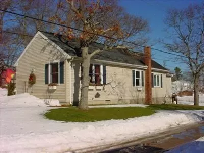 2 Florence St, Wareham, MA 02571 photo 1
