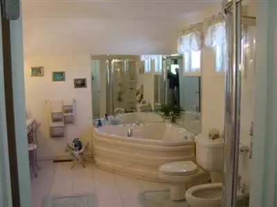 65 Bay Pointe Dr, Buzzards Bay, MA 02532 photo 5