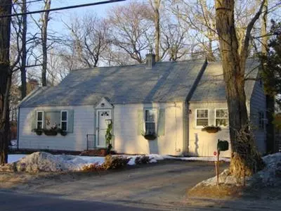 110 Great Neck Rd, Wareham, MA 02571 photo 1