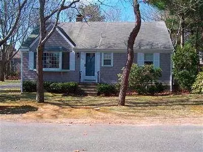 15 Menemsha Rd, Mashpee, MA 02649 photo 2