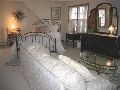 19 Birch Way, Mashpee, MA 02649 photo 4