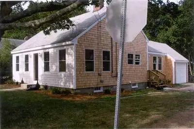 41 Oak St, Hyannis, MA 02601 photo 1