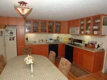 908 Old Post Rd, Cotuit, MA 02635 photo 3