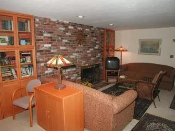 908 Old Post Rd, Cotuit, MA 02635 photo 4