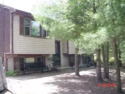 8 Howard Ave, Bourne, MA 02532 photo 2