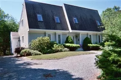 132 Whippoorwill Cir, Mashpee, MA 02649 photo 1