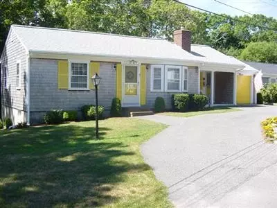 61 Lantern Ln, Hyannis, MA 02601 photo 3