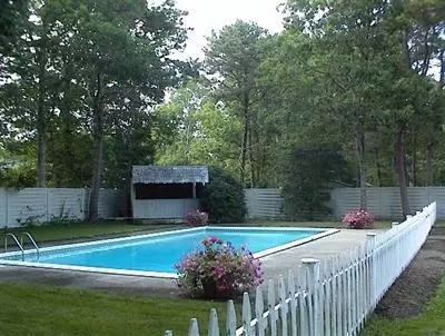253 Nottingham Dr, Centerville, MA 02632 photo 2