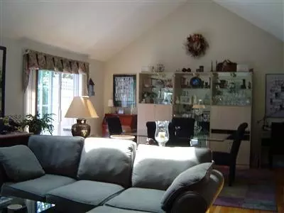 35 Grant Breen Dr, Mashpee, MA 02649 photo 4