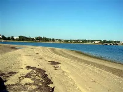 38 Pine Tree Dr, Buzzards Bay, MA 02532 photo 3