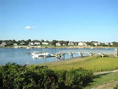 38 Pine Tree Dr, Buzzards Bay, MA 02532 photo 2