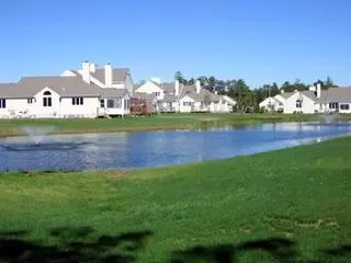8 Beacon Ct, Mashpee, MA 02649 photo 4