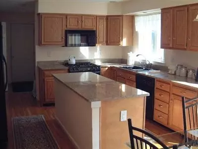 818 Main St, Wareham, MA 02571 photo 2