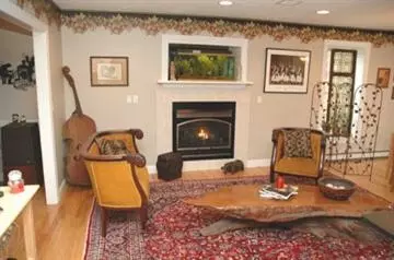 4 Foretop Rd, Bourne, MA 02532 photo 3