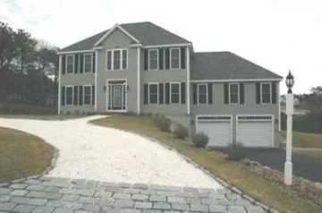 4 Foretop Rd, Bourne, MA 02532 photo 1