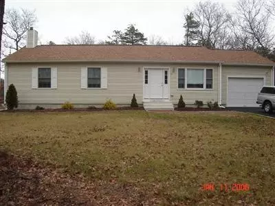 2 Strawberry Ave, Mashpee, MA 02649 photo 1