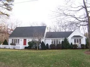 237 Mockingbird Ln, Marstons Mills, MA 02648 photo 1