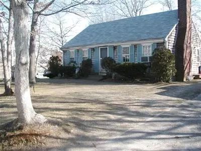55 Vineyard Ave, Hyannis, MA 02601 photo 1