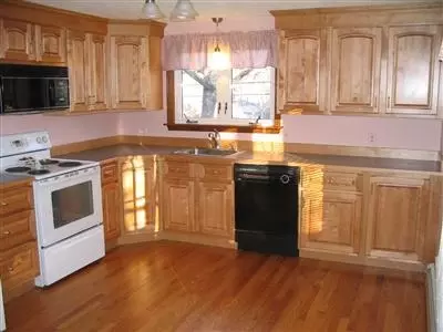 6 Eldridge St, Bourne, MA 02532 photo 3