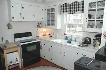 31 S Main St, Centerville, MA 02632 photo 4