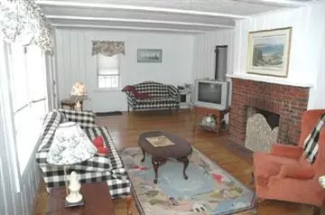 31 S Main St, Centerville, MA 02632 photo 2