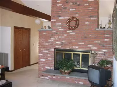 185 Surf Dr, Mashpee, MA 02649 photo 3